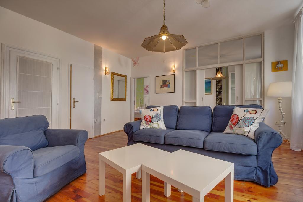 Apartments Mandarina Mali Losinj Phòng bức ảnh