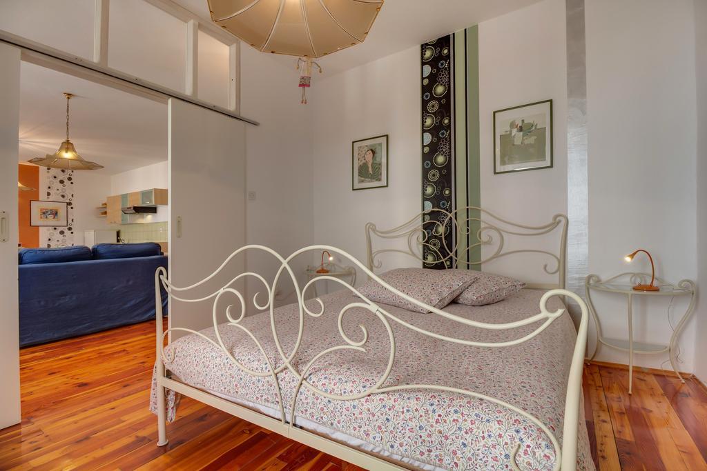 Apartments Mandarina Mali Losinj Phòng bức ảnh